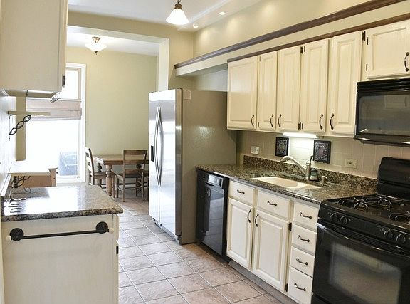 2nd image of 4711 N Winthrop Ave APT 3N