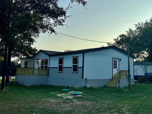716 S Sky Ct, Granbury, TX 76049