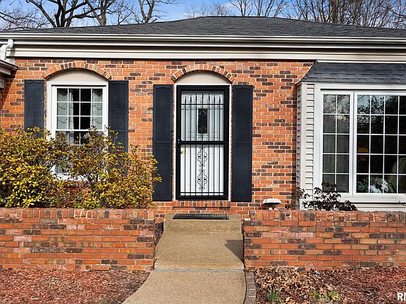 3rd image of 22170 Woodlane Ct