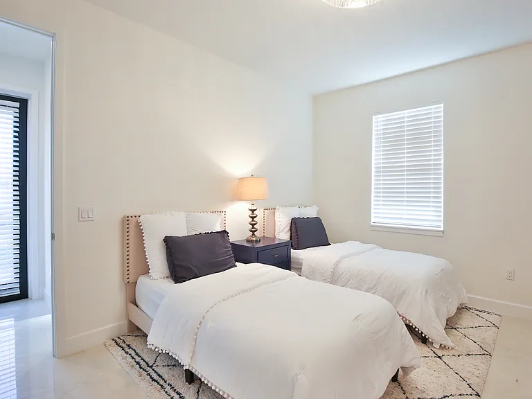 1115 Mallorca Dr — Photo 27