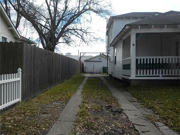 3rd image of 625 Avenue B