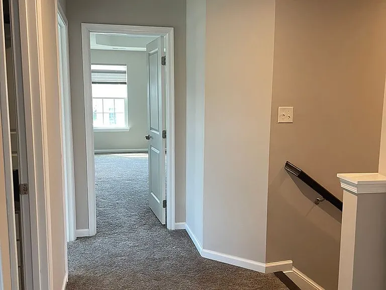 331 S Parkway Dr — Photo 58