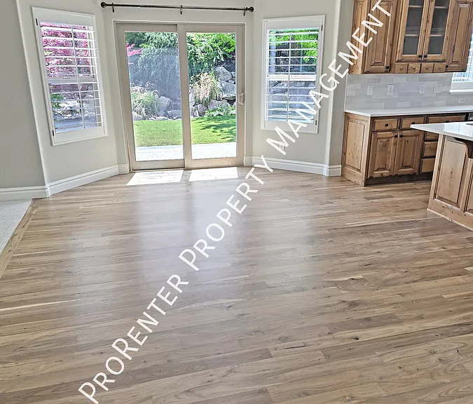 843 Eaglepointe Dr — Photo 12