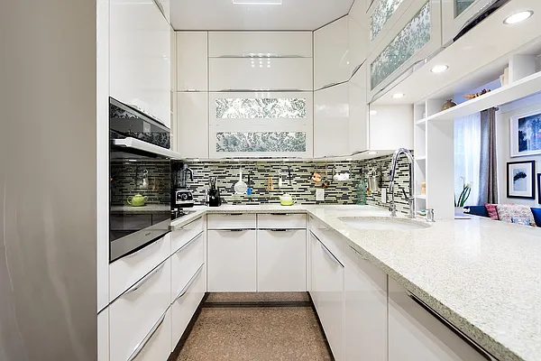 Sold by Tabak Real Estate | media 2