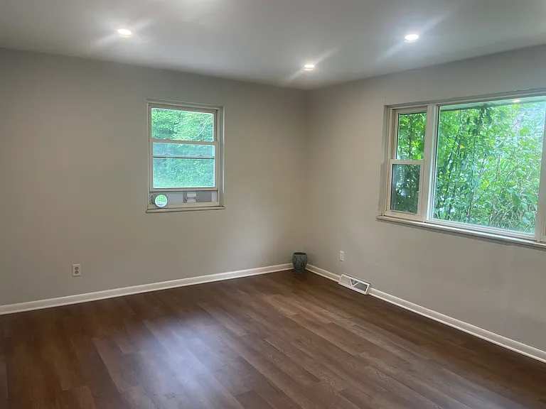 493 Zahn Dr #1 — Photo 6