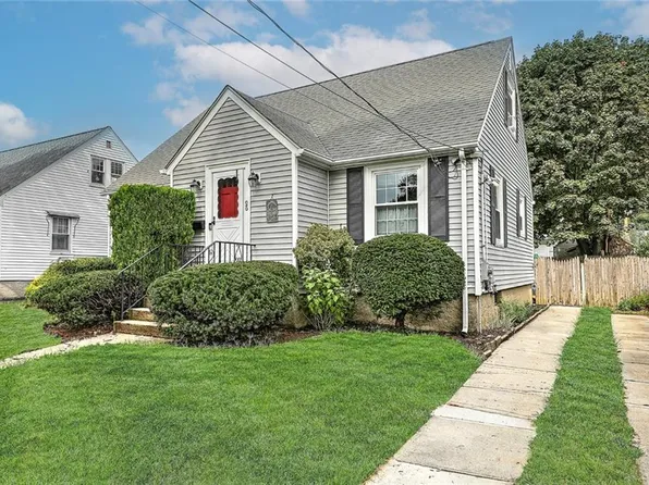 96 Beech Ave, Cranston, RI 02910