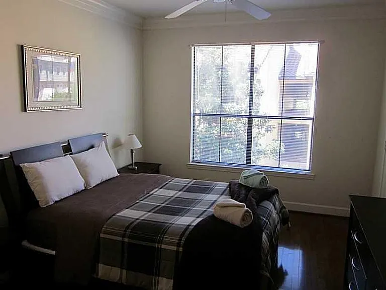 3777 Peachtree Rd NE #1733 — Photo 12