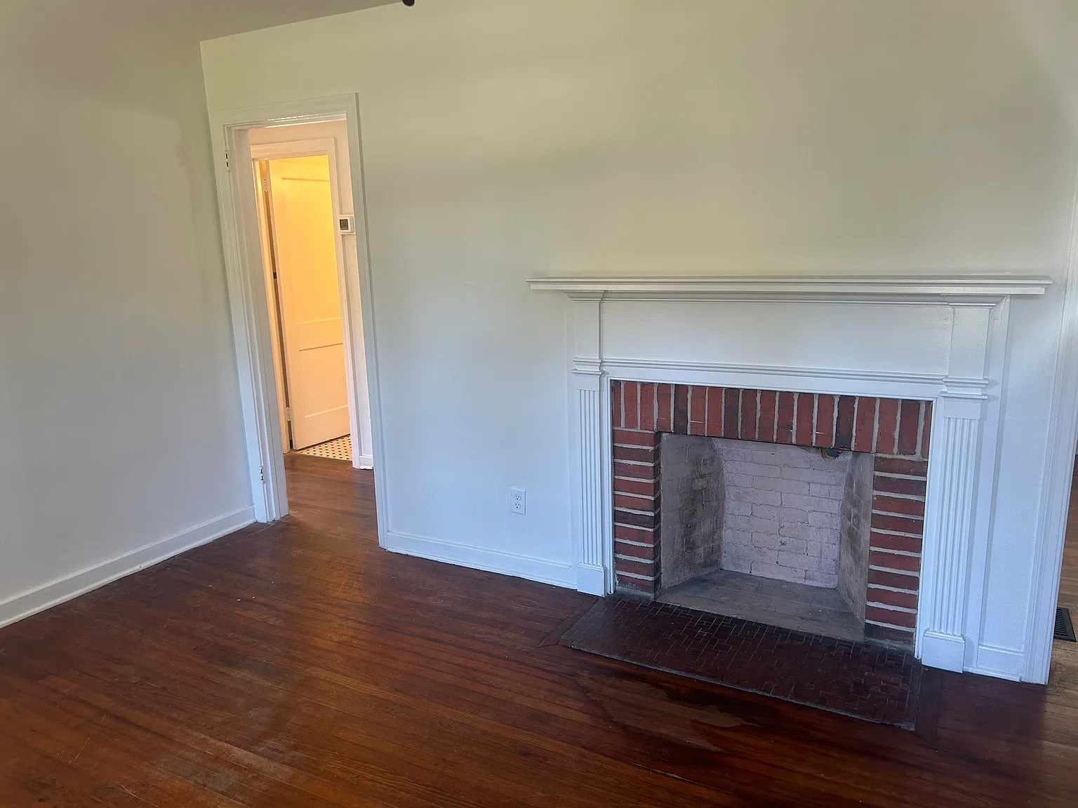 610 Blackshear St — Photo 4