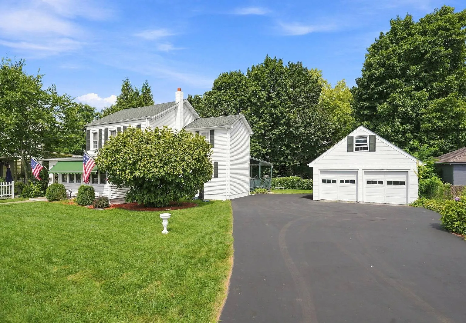 3 bed, 1.5 bath, 1344 sqft, $3,400 — Photo 4