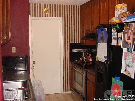 4th image of 4323 Stockdale St