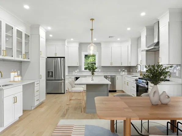 11 Washington St #5, Ipswich, MA 01938
