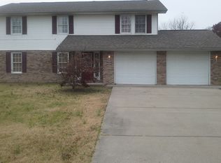 831 Wood Rd, Carbondale, IL 62901