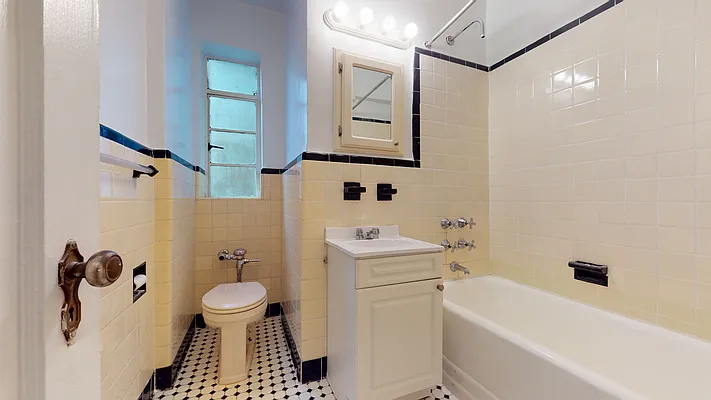 Rented by Bond New York | media 17