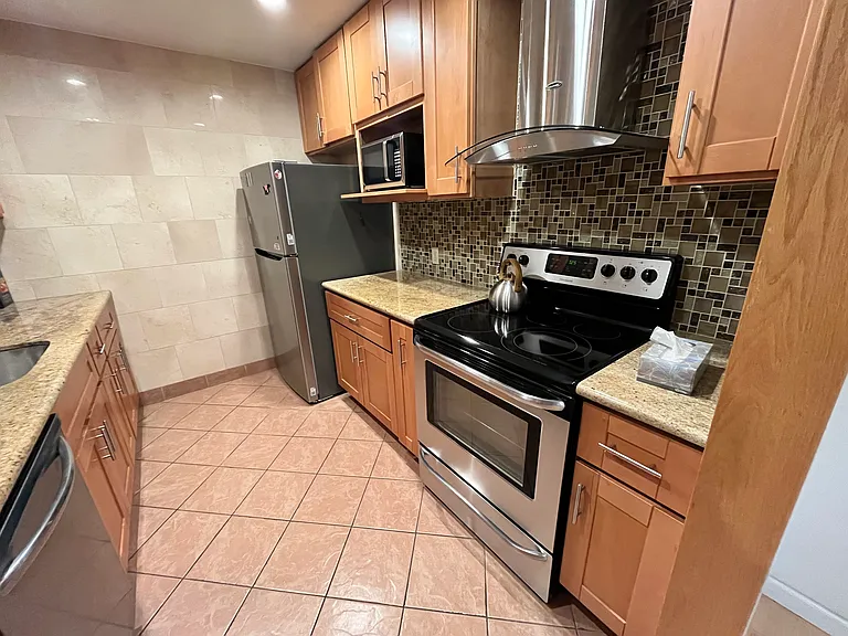 726 Oak Grove Ave #2 — Photo 7