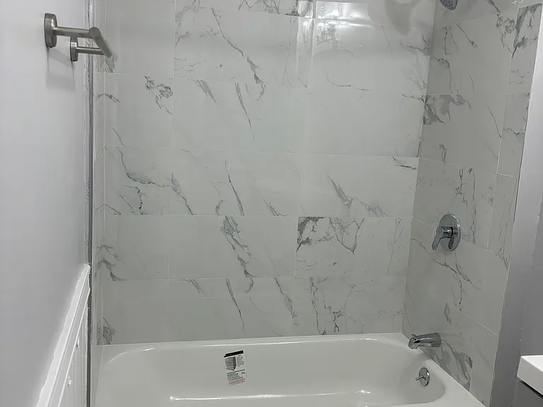 322 Lovell St #3 — Photo 5