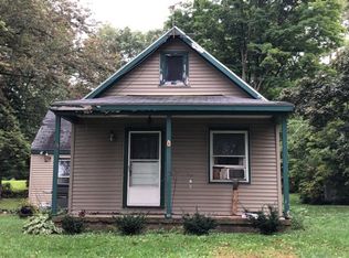 21 24th Ct, Springfield, MI 49037