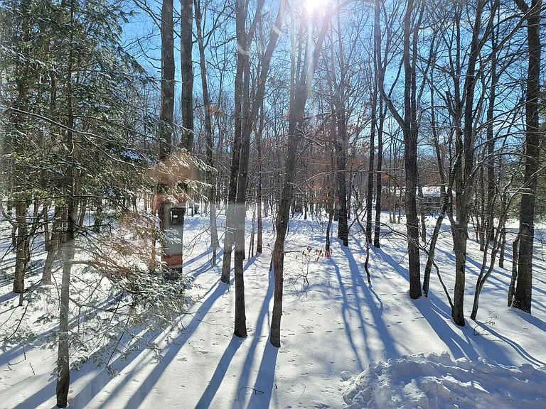 147 Winding Way — Photo 4