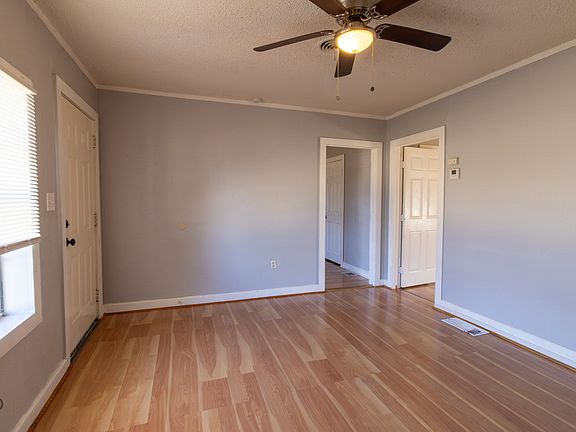 3rd image of 4709 Coronado Ave