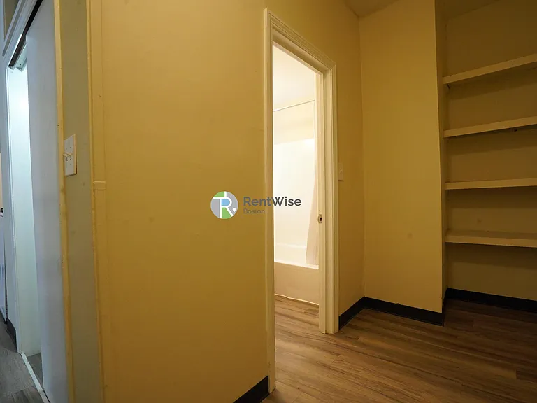 225 Kelton St #4U — Photo 8