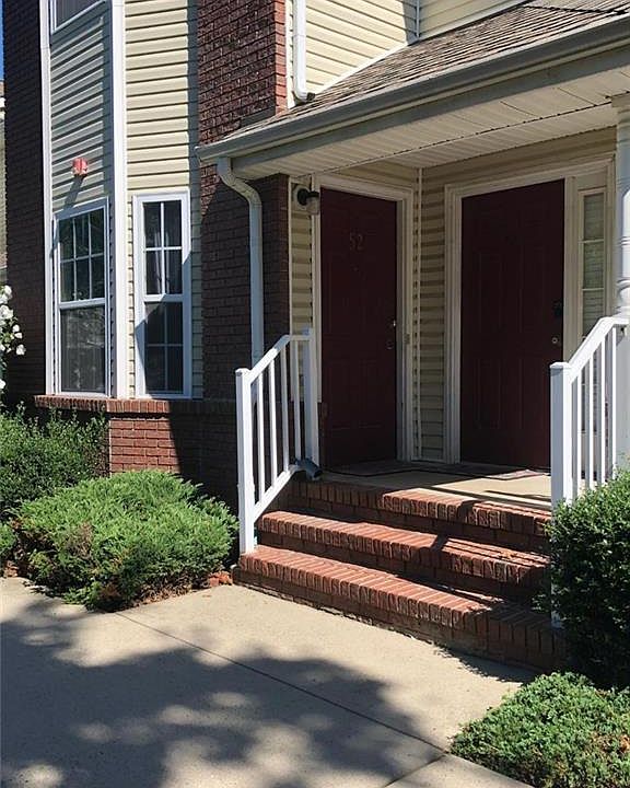 1st image of 52 Forest Dr #52