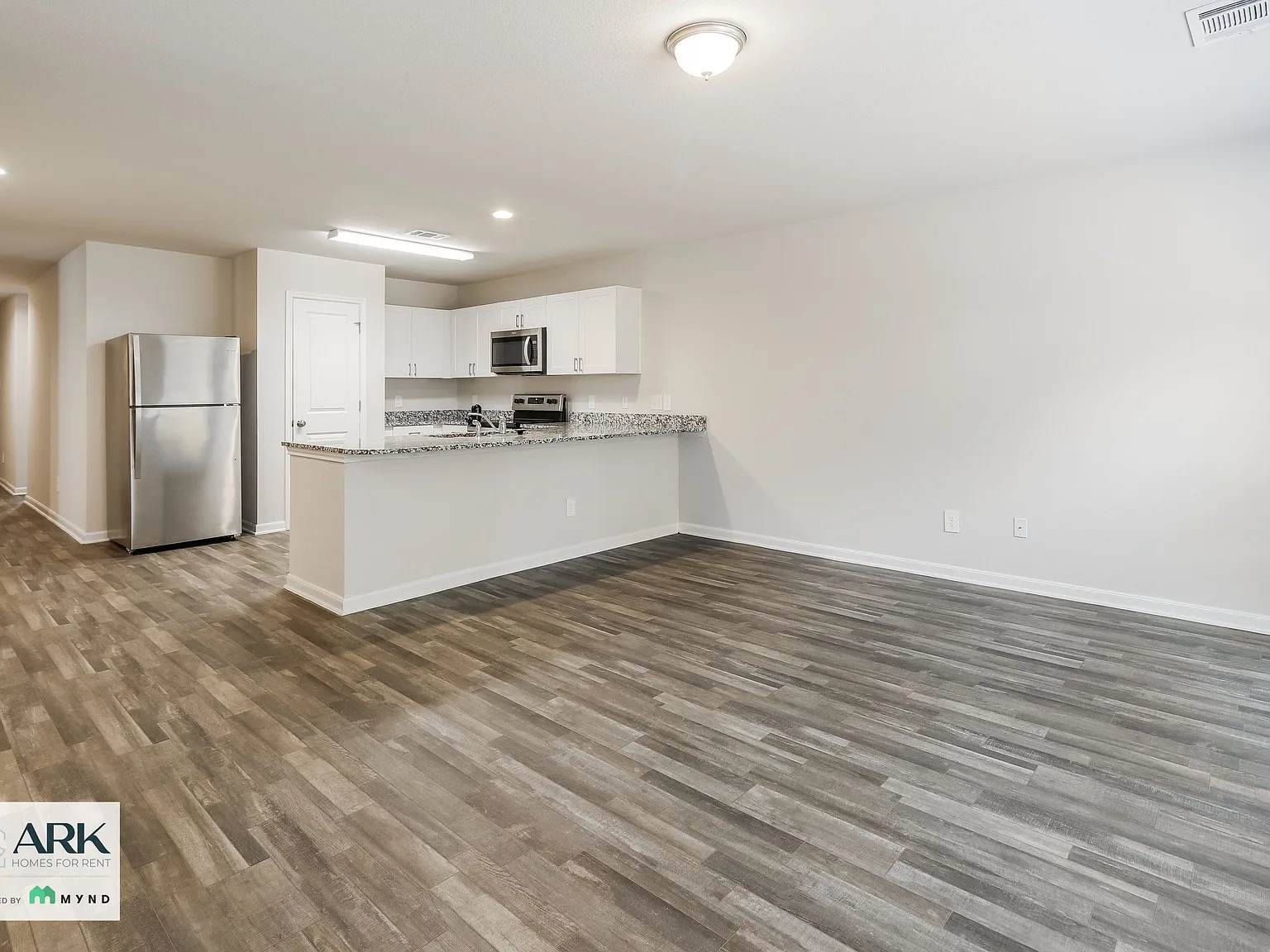 4 bed, 2.0 bath, 1400 sqft, $1,675 — Photo 3