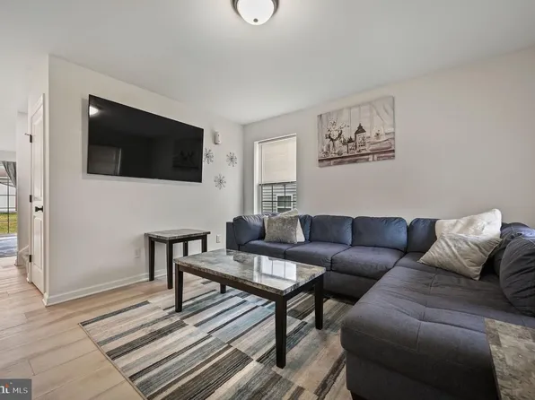 25 Mifflin Ave, New Castle, DE 19720