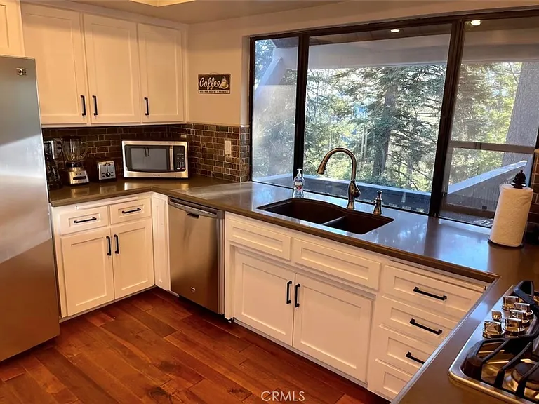 353 Mittry Ln — Photo 4