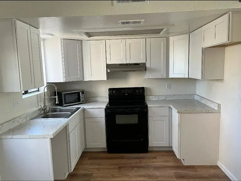115 E Cottage Ave #A — Photo 4