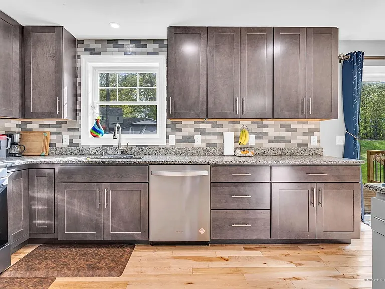 36 Belvedere Dr — Photo 14