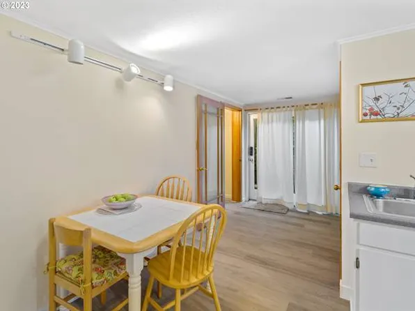 2695 Agate St #A, Eugene, OR 97403