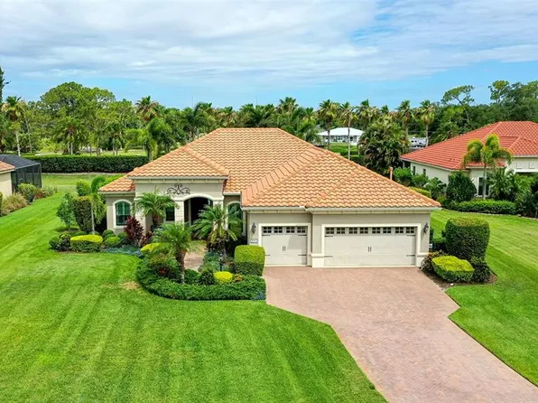 8215 Larkspur Cir, Sarasota, FL 34241