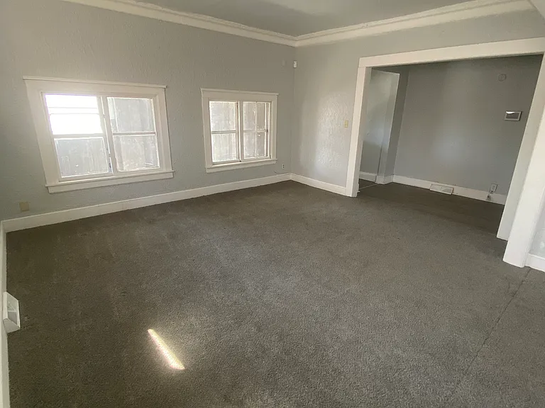 2520 W Center St — Photo 4