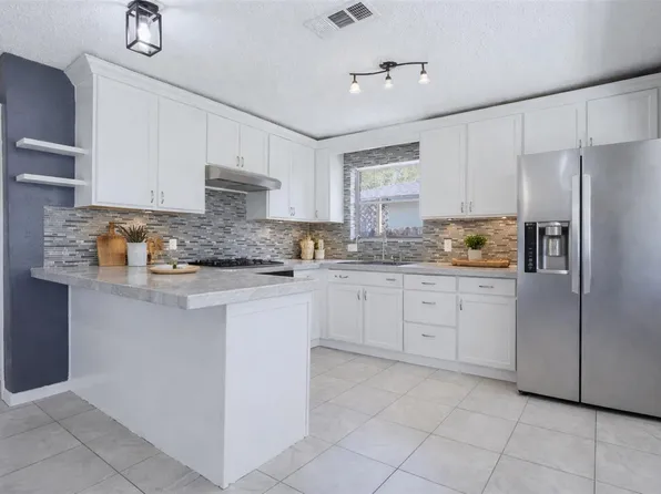 7118 Heron Dr, Houston, TX 77087