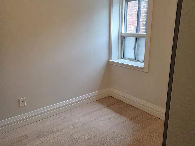 479 Aberdeen Ave #1 — Photo 5
