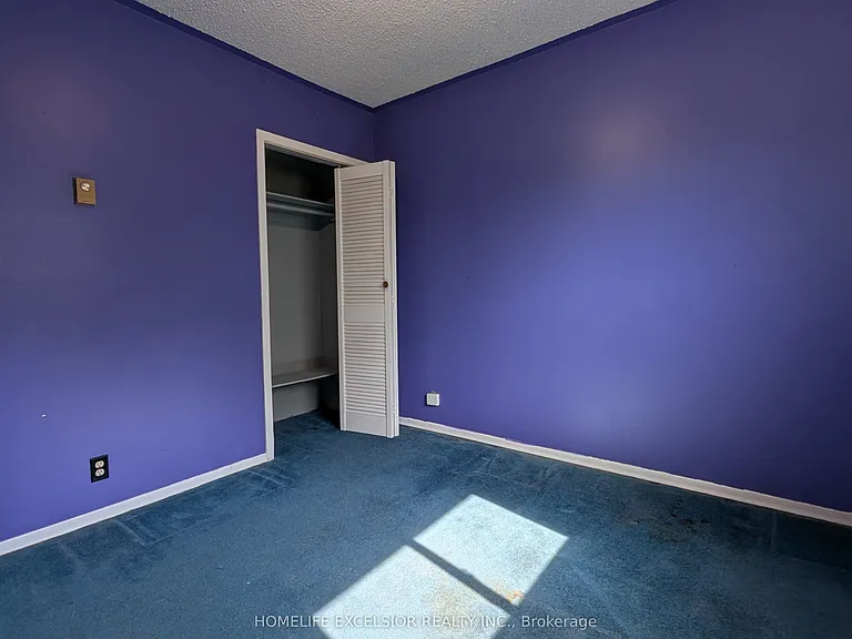 1478 Simcoe St N — Photo 27
