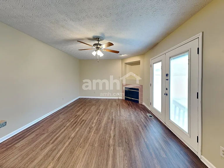 3559 High Creek Dr — Photo 9