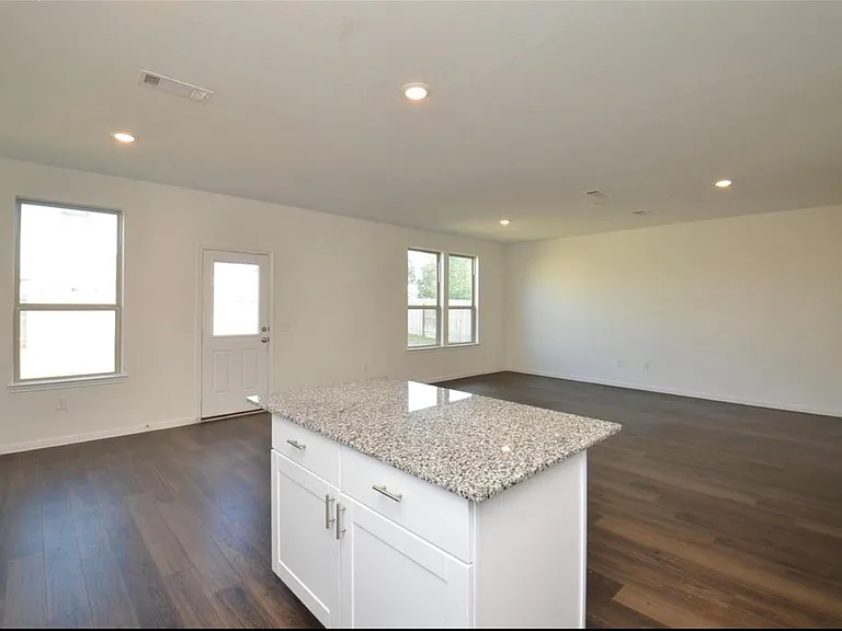 16439 Big Hickory Dr — Photo 10