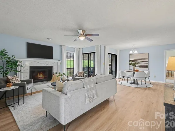 5866 Harris Grove Ln, Charlotte, NC 28212