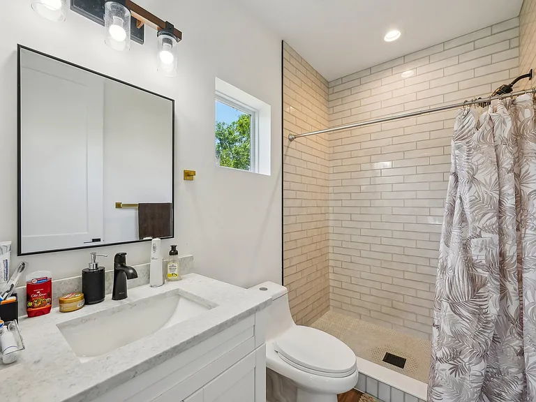 7302 S Elliott St — Photo 30