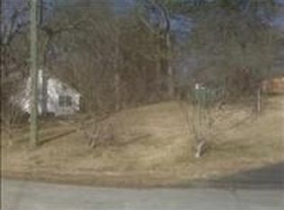 114 Henley Rd, Oak Ridge, TN 37830