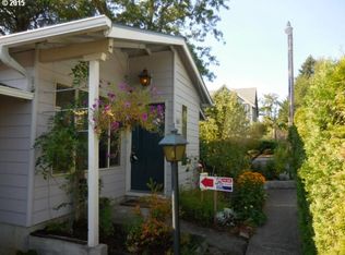3034 SW Carson St, Portland, OR 97219