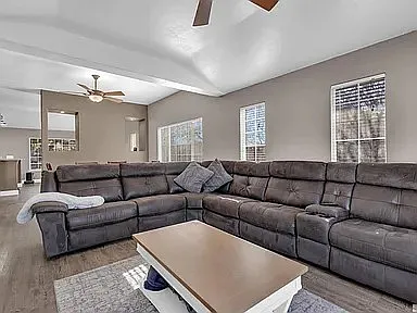 126 Catrina Ct — Photo 2