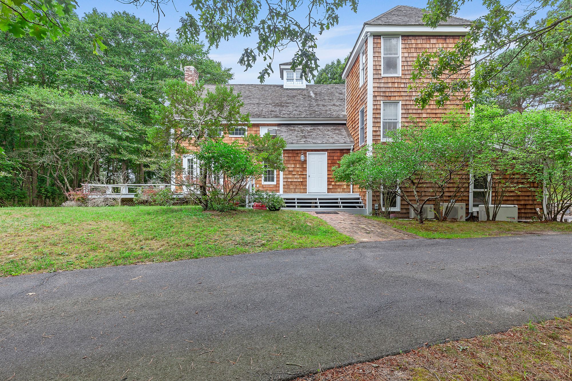 91 Porter Rd, Southampton, NY 11968 Out East