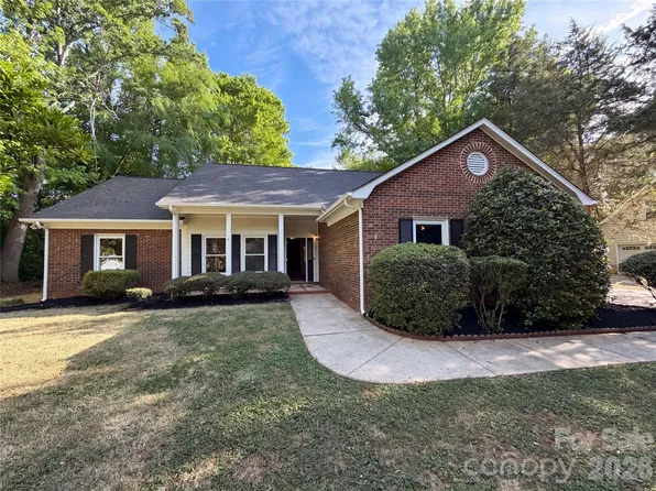 13025 Graymist Dr, Charlotte, NC 28215