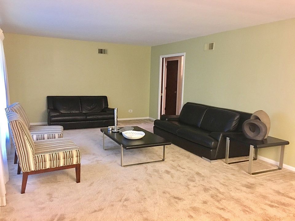 2 Heather Ln, Oak Brook, IL 60523 Zillow