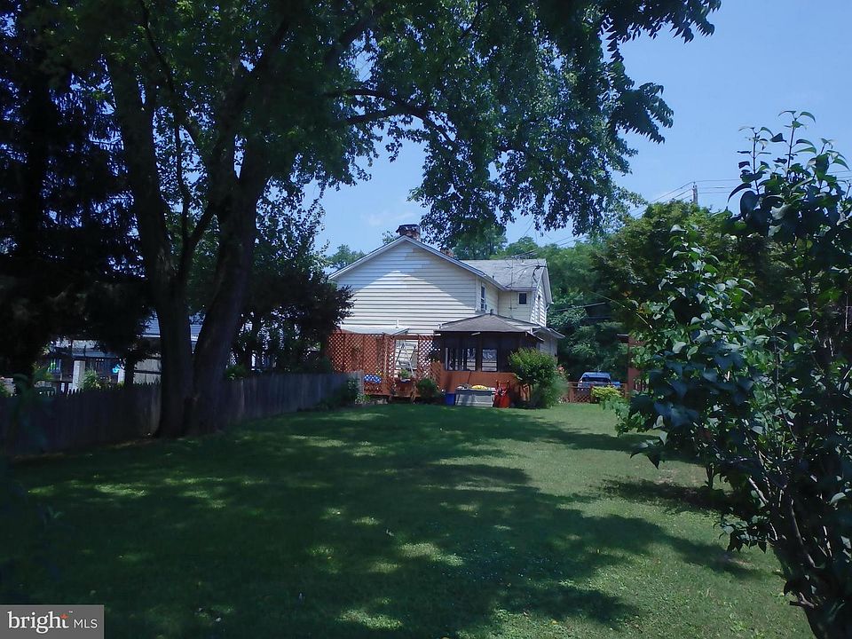 2nd image of 6088 Falls Rd