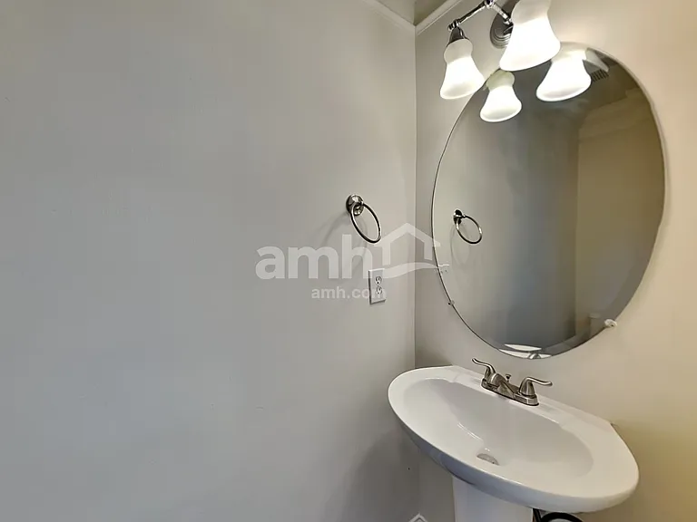 5125 Macarthur Ave — Photo 10