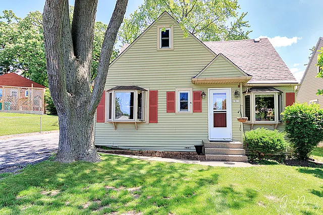 1521 Elm Ave photo 1