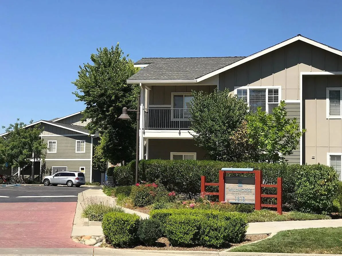 Building Photo - 1818 Moore Blvd #225