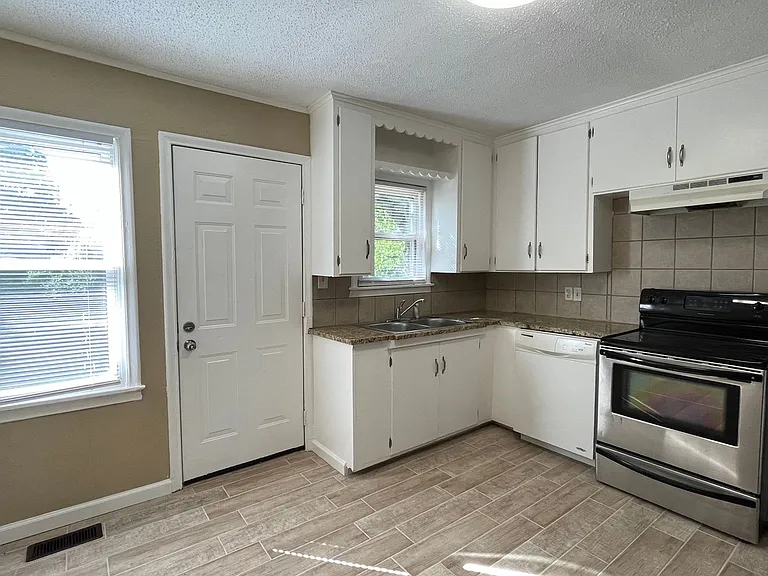 4726 S Boston Pl — Photo 3
